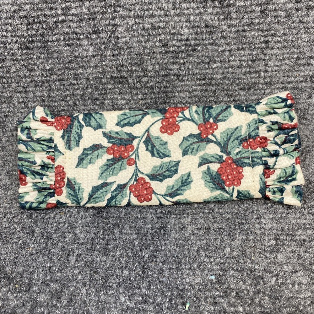 Longaberger Handle Gripper Traditional Holly Fabric Christmas